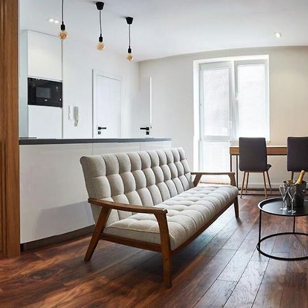 Beautiful Apartment Near The City Center 코시체 외부 사진