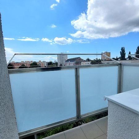 Beautiful Apartment Near The City Center 코시체 외부 사진